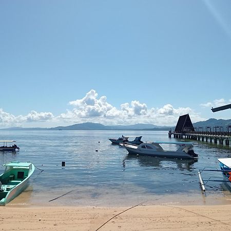 Mamalis Homestay Manado Luaran gambar