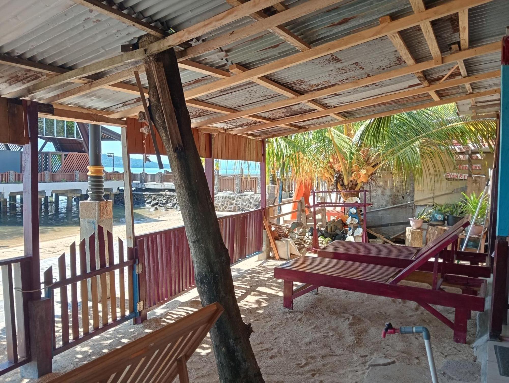 Mamalis Homestay Manado Luaran gambar